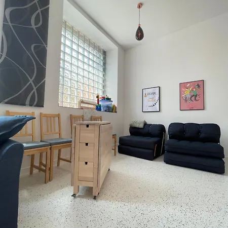 Oaza Resetu Chill Escape Parking Gratis Przy Drzwiach Apartamentu Automat Z Grami Retro Rzutki Noble Aparts Apartament *