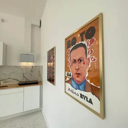 Oaza Resetu Chill Escape Parking Gratis Przy Drzwiach Apartamentu Automat Z Grami Retro Rzutki Noble Aparts