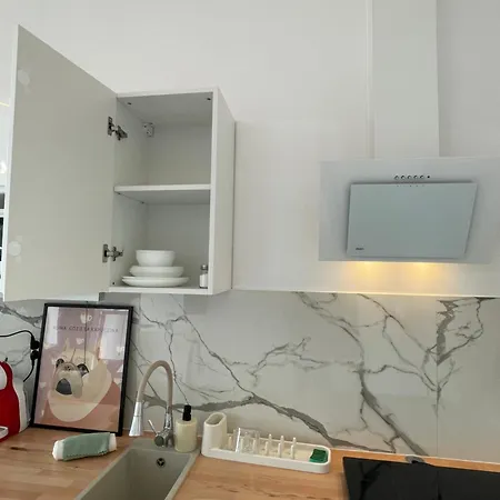 Apartament Oaza Resetu Chill Escape Parking Gratis Przy Drzwiach Apartamentu Automat Z Grami Retro Rzutki Noble Aparts