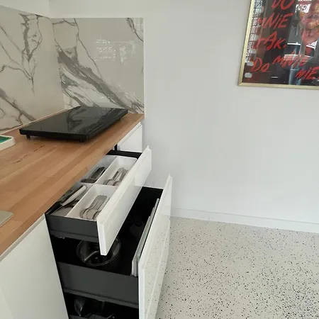 Oaza Resetu Chill Escape Parking Gratis Przy Drzwiach Apartamentu Automat Z Grami Retro Rzutki Noble Aparts * Łódź