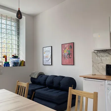 Oaza Resetu Parking Przy Drzwiach Game Zone アパート