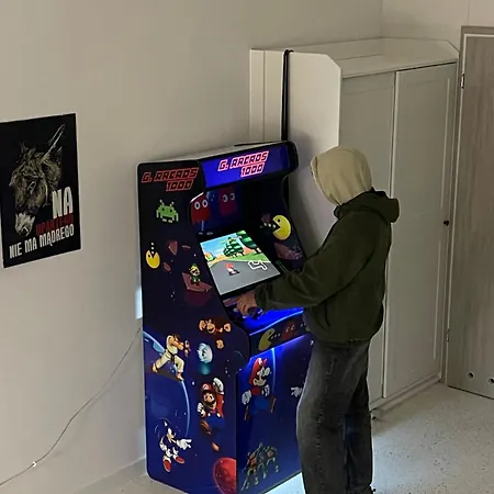 Oaza Resetu Chill Escape Parking Gratis Przy Drzwiach Apartamentu Automat Z Grami Retro Rzutki Noble Aparts *