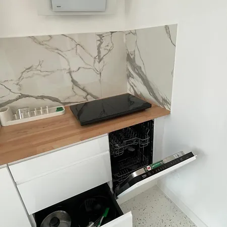 Oaza Resetu Chill Escape Parking Gratis Przy Drzwiach Apartamentu Automat Z Grami Retro Rzutki Noble Aparts Apartament *