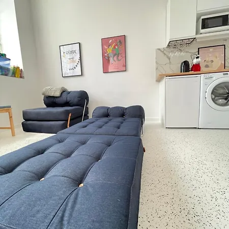 Oaza Resetu Chill Escape Parking Gratis Przy Drzwiach Apartamentu Automat Z Grami Retro Rzutki Noble Aparts Apartament *