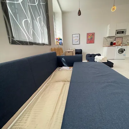 Oaza Resetu Chill Escape Parking Gratis Przy Drzwiach Apartamentu Automat Z Grami Retro Rzutki Noble Aparts Łódź