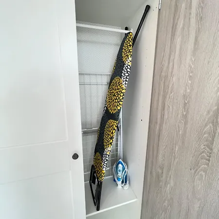 Oaza Resetu Chill Escape Parking Gratis Przy Drzwiach Apartamentu Automat Z Grami Retro Rzutki Noble Aparts * Łódź