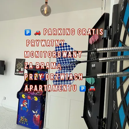 Oaza Resetu Chill Escape Parking Gratis Przy Drzwiach Apartamentu Automat Z Grami Retro Rzutki Noble Aparts Apartament *